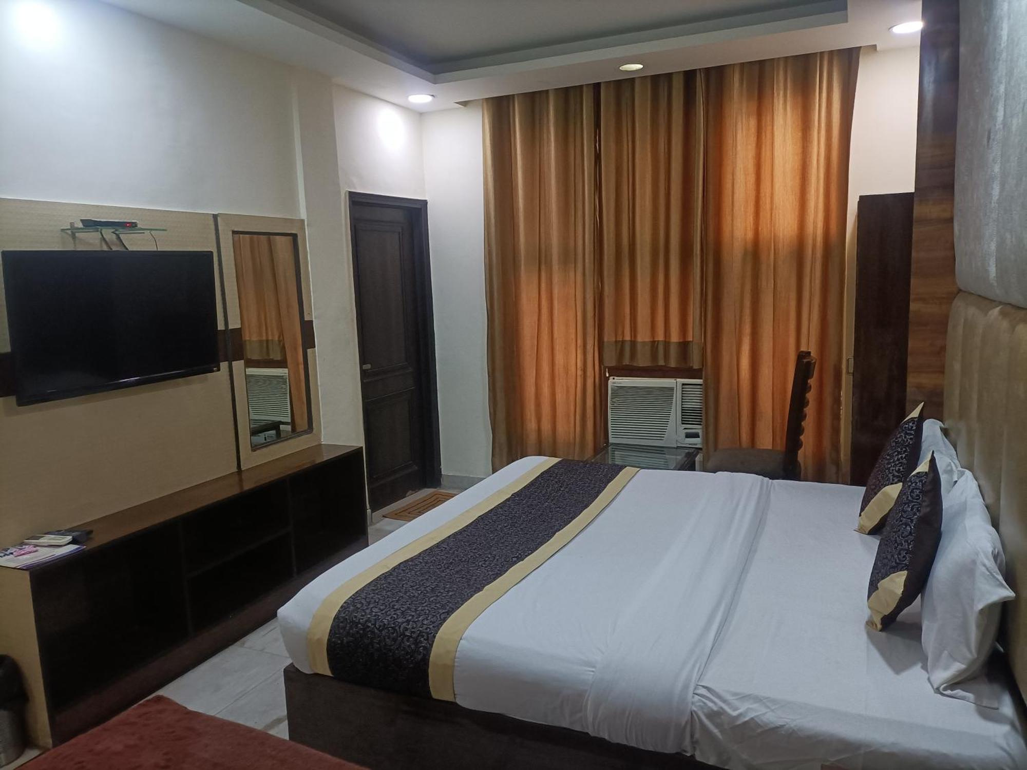 Hotel Grand Aerotech Yeni Delhi Dış mekan fotoğraf