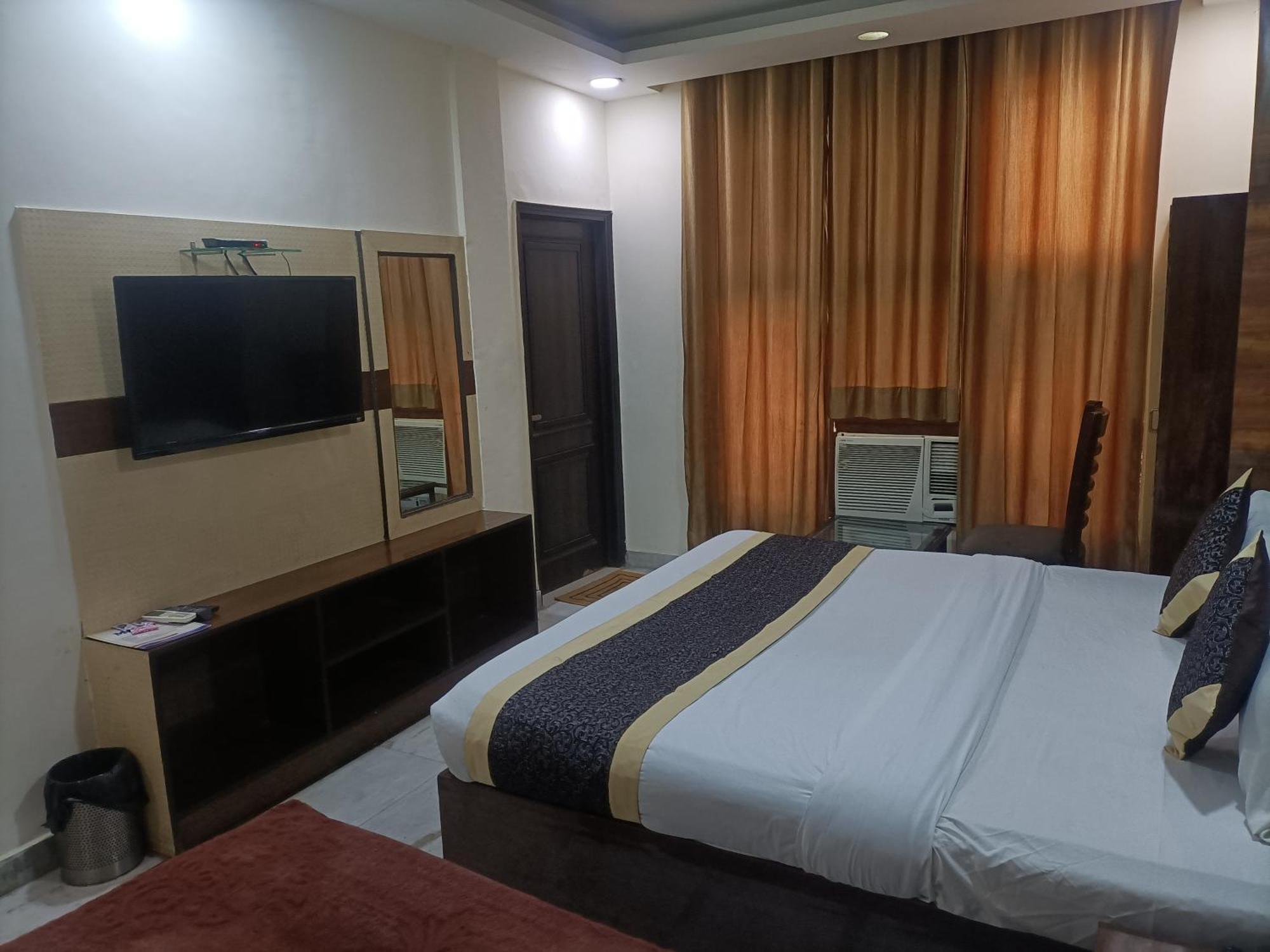 Hotel Grand Aerotech Yeni Delhi Dış mekan fotoğraf