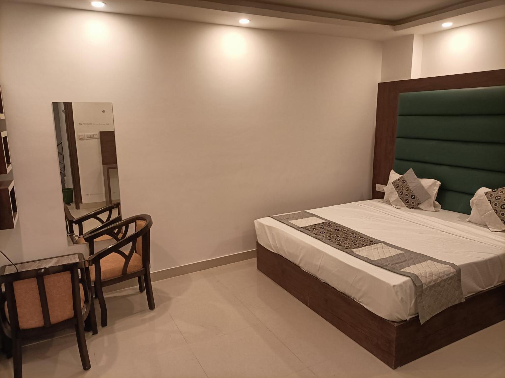 Hotel Grand Aerotech Yeni Delhi Dış mekan fotoğraf
