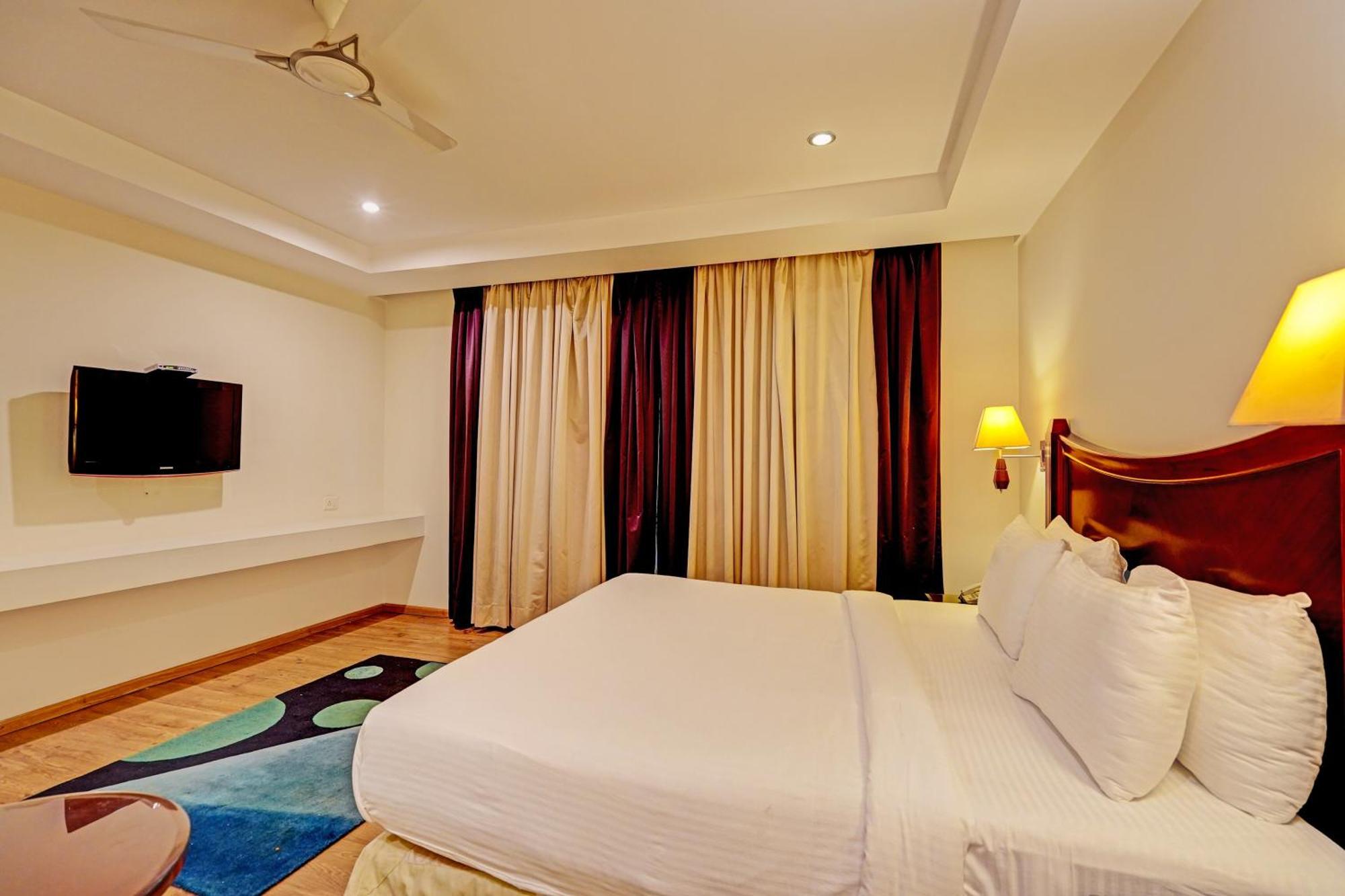 Hotel Grand Aerotech Yeni Delhi Dış mekan fotoğraf