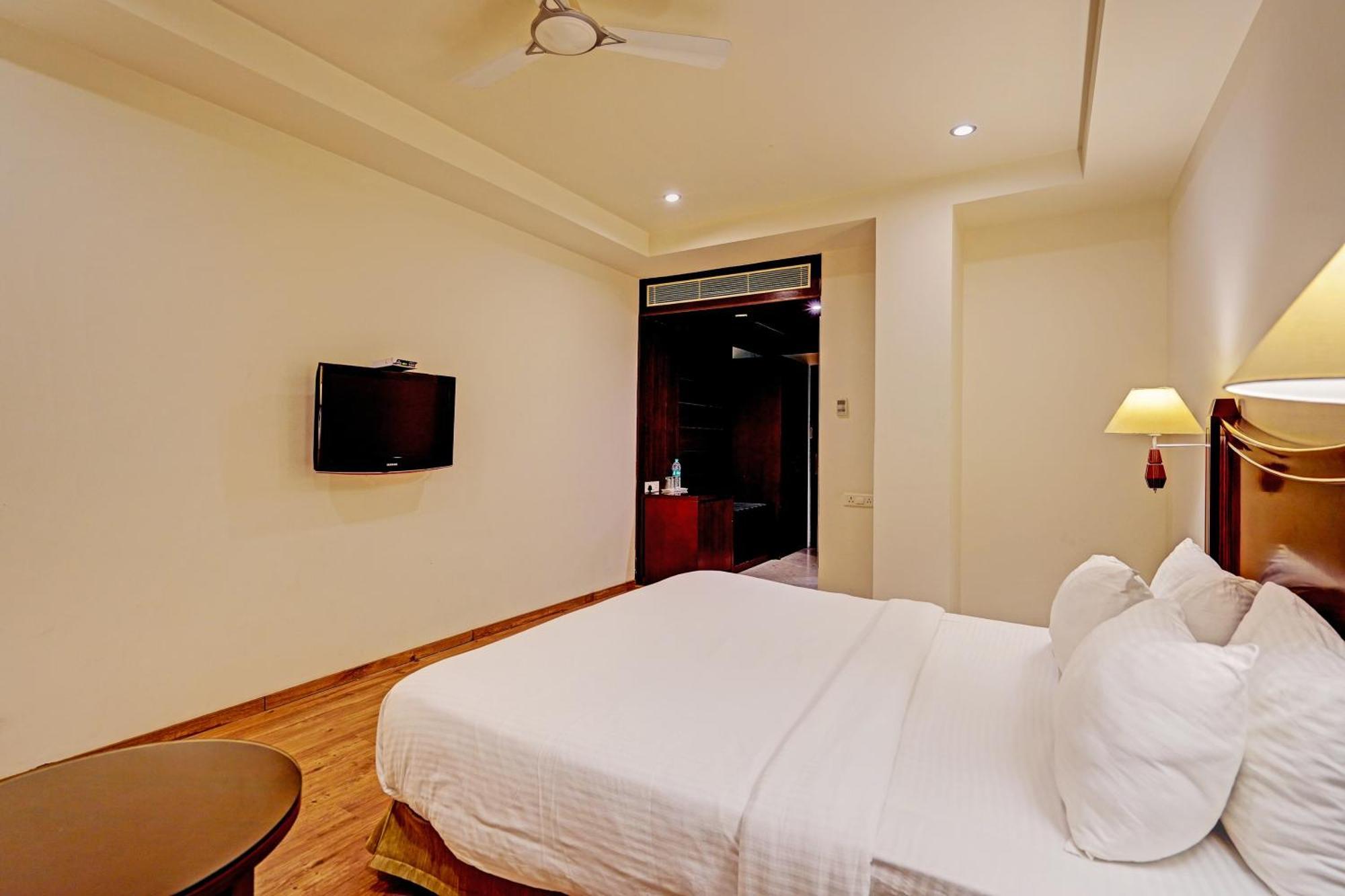 Hotel Grand Aerotech Yeni Delhi Dış mekan fotoğraf